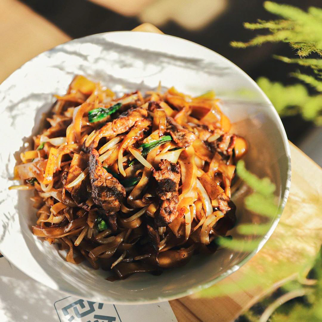 🤤 The BEST beef ho fun noodles in town from 113 Bristol on Park Street with 20% OFF! Check out how to enjoy this offer here foodiependent.com/partners/113-c… 💙#bristolfood #bristolindies #foodiependent #loyaltycard #bristoldeals