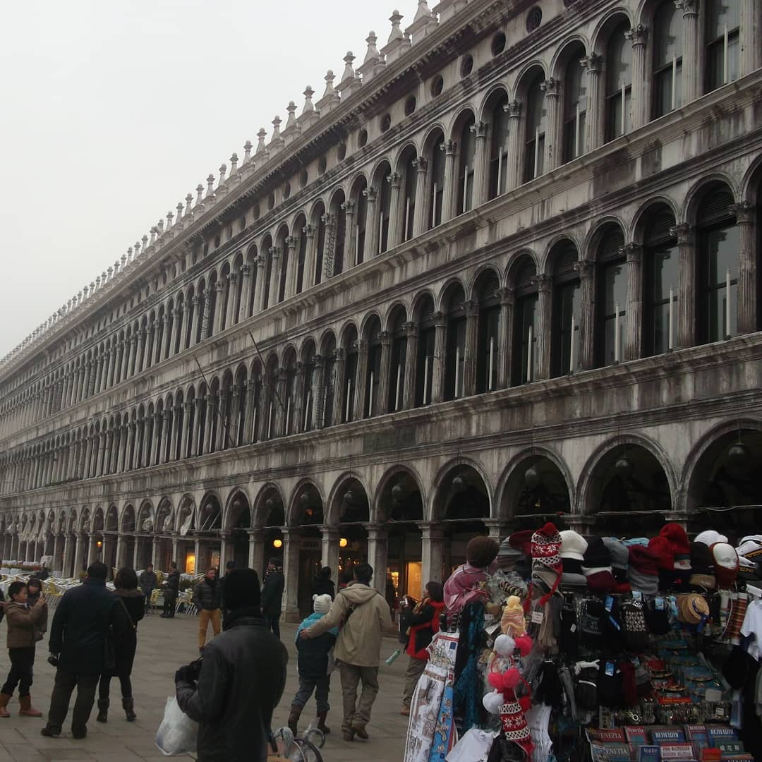adventure_work's tweet photo. In front of Piazza San Marco Cathedral, almost holiday season that time. You can't get a nice solo picture in the ground 😂
.
.
#VisitVenice #Venezia #italy #VeniceCity #wanderlustXL #TheNatureGeo #WorkAndAdventure #travellingthroughtheworld #solotraveler #travelislife https://t.co/E8AoE7yOEF