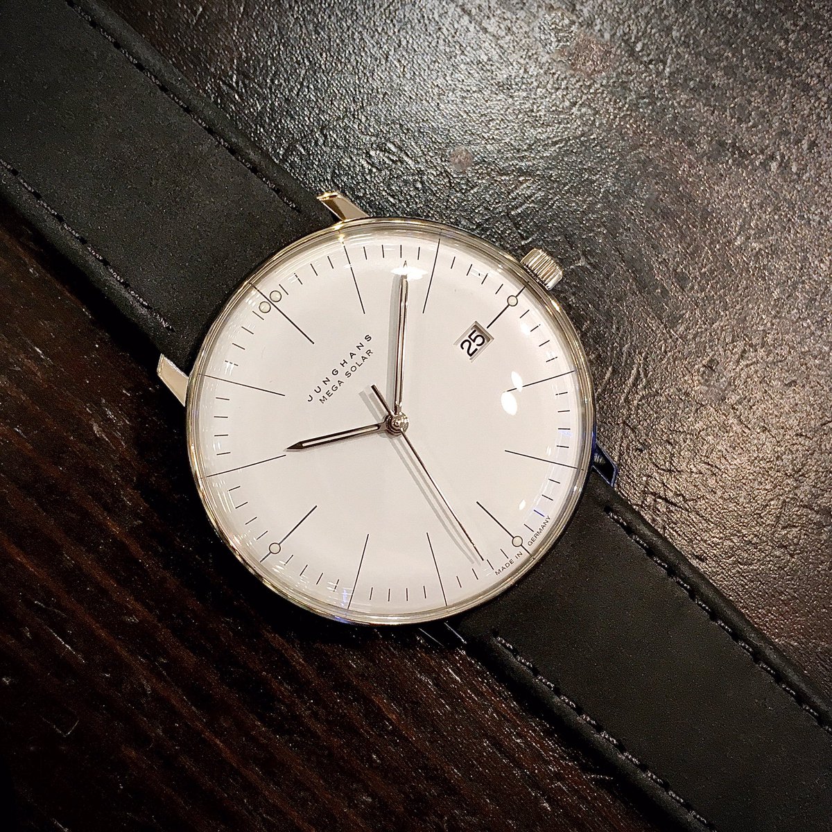 ユーロパッション大丸東京店 Junghans Max Bill Mega Solar こう見えて電波ソーラーです Ref 059 04 145 000 税抜 Junghans ユンハンス ドイツ時計 時計 腕時計 ドイツ製 電波 電波ソーラー 電波時計 ソーラー エコ ミニマリスト ユーロパッション大丸東京店 Junghans Max Bill Mega Solar こう見えて電波ソーラーです Ref 059 04 145 000 税抜 Junghans ユンハンス ドイツ時計 時計 腕時計 ドイツ製 電波 電波ソーラー 電波時計 ソーラー エコ ミニマリスト