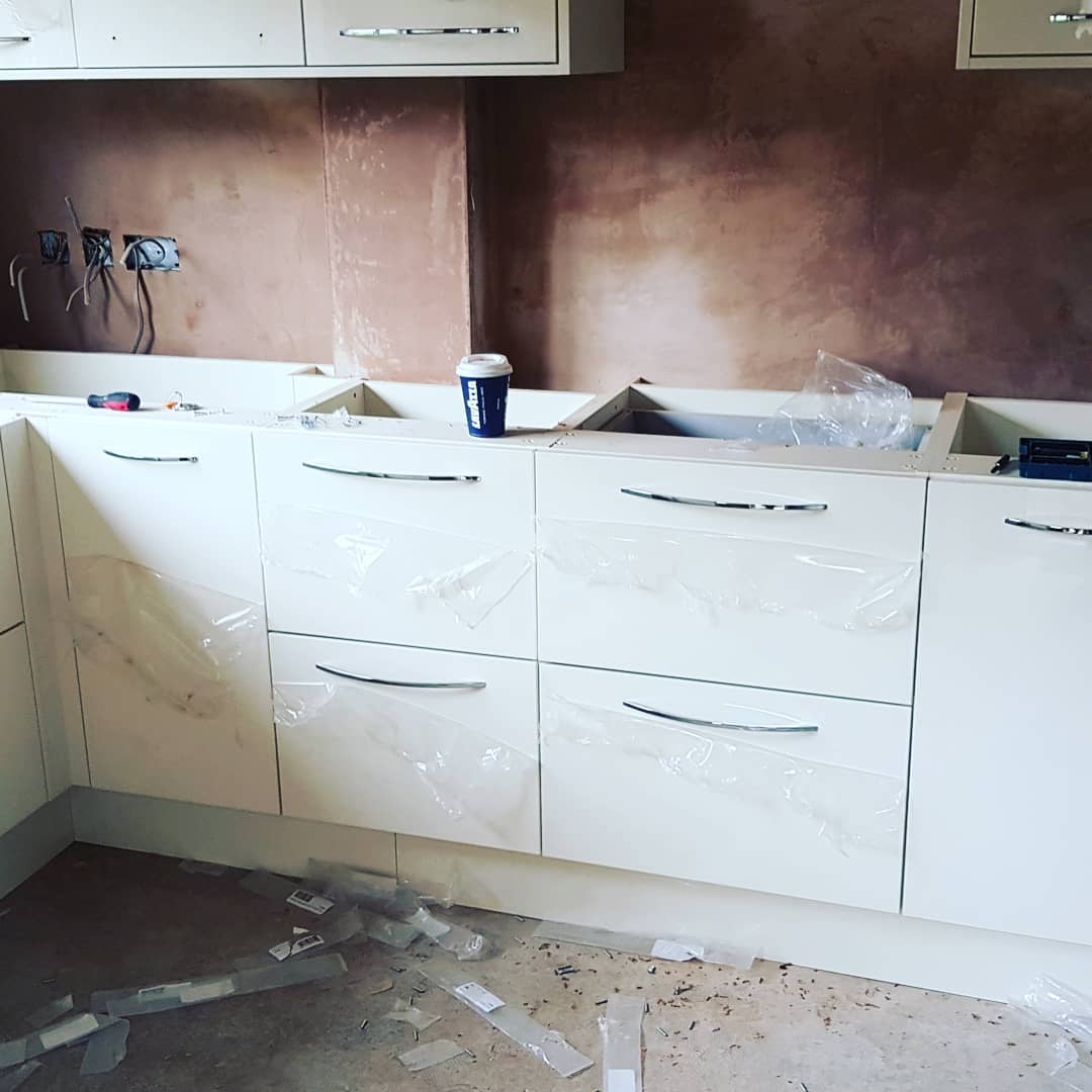 BurgessProjects's tweet image. Our latest kitchen renovation project in Bishopston, Bristol.
Granite to be installed next week, followed by wall tiling and LVT flooring.

Completion photos to follow.

Kitchen supplied by Bristol Plumbing Supplies.

#burgessprojects #bristolplumbingsupplies #kitchendesign