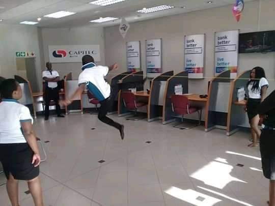 Phumla_Dlamuka's tweet photo. Imali yethu iyahamba balibele ukudla la abayigadile @CapitecBankSA #CapitecBank #Capitec #capitecMustFall https://t.co/cKVFE97T4C