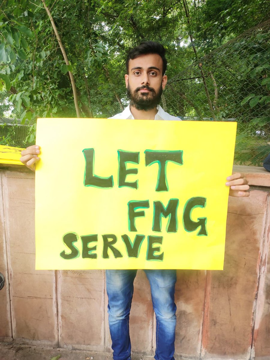 Tiwari_jii's tweet photo. @narendramodi जी देश मे FMGE डॉ. की संख्या लाखों में है जो अपने देश की सेवा करना चाहते हैं, कृपया हमारी मांगो पर एक बार विचार कीजिये। ये #आत्मनिर्भरभारत मिशन में एक बड़ी सफलता होगी। देश मे डॉ. की कमी भी पूरी होगी। https://t.co/NsmMz93vRn