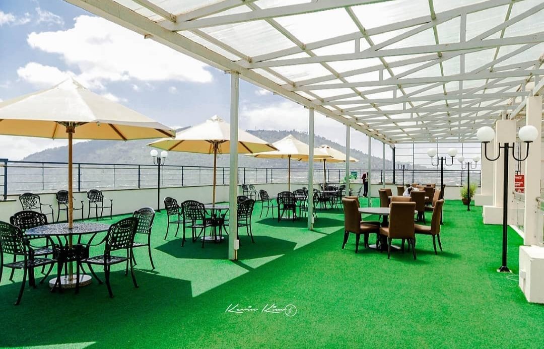 DianaMwende16's tweet photo. How amazing does @GelianHotel roof top look like. This weekend would be perfect to go enjoy this view #gelianhotel https://t.co/d2frwaFHGR
