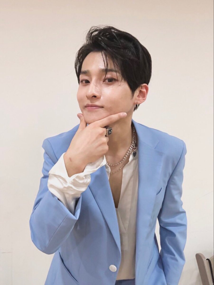 seongriOFFICIAL's tweet photo. [#보이스트롯]

🔥성리의 모든 매력이 터질 오늘 무대들💥
많이많이 기대해 주시구요❣️
아시죠? 본. 방. 사. 수

#성리 #김성리 #SEONGRI #오늘무대들 #찢을예정 #mbn #보이스트롯 #본방사수 #C2K https://t.co/IfQPp4d99M