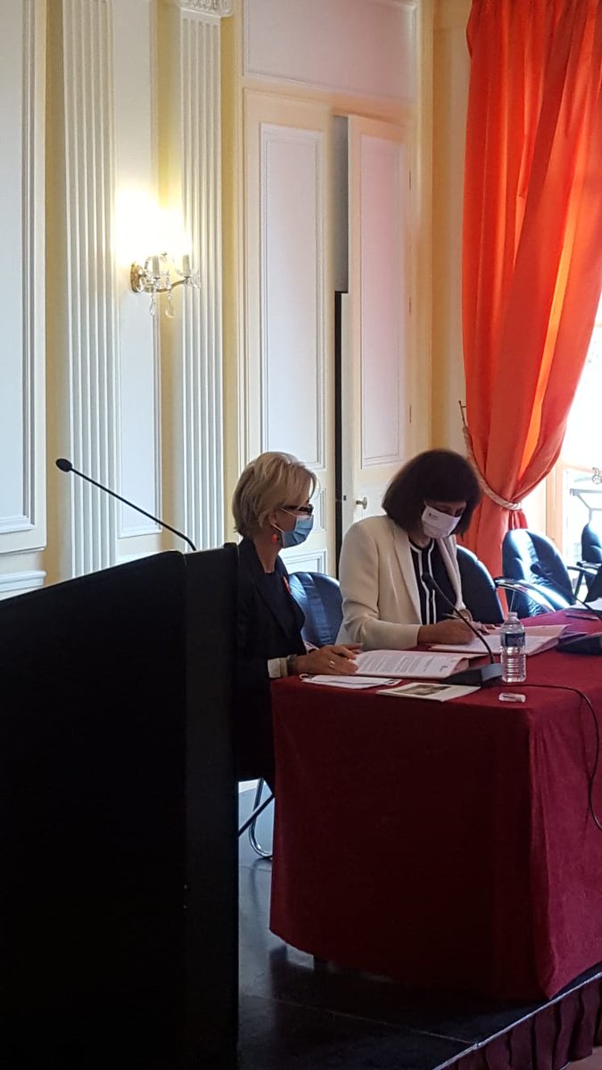 Le CNB et la <a href="/FFA_assurance/">FFA Assurance</a> adoptent une charte commune sur les valeurs partagées et les problématiques communes aux deux professions et pour un programme de formation commun avocats / assureurs #AGCNB