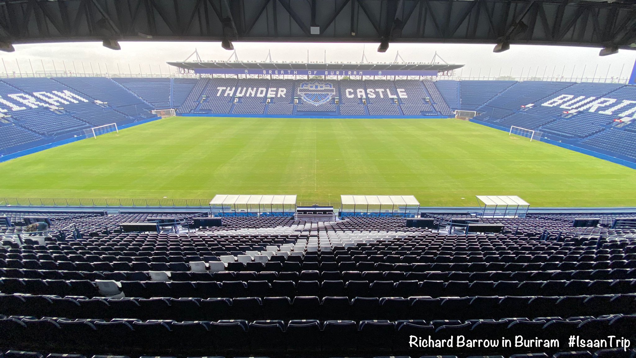 تويتر Richard Barrow In Thailand على تويتر This Is Most Likely The Most Impressive Football Stadium In Thailand They Also Sell The Most Football Shirts As Hundreds Of Thousands Fly Off