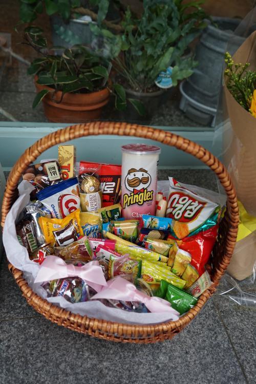 astromjsupport's tweet photo. 🌼#ForMJ Final Update 🌼
Our gifts were successfully delivered earlier today, thanks to @flowergiftkorea 💕 Thank you again to everyone who made this possible!!
Congratulations #MJ 🥳 We hope you'll love it! 사랑해 명준 오빠! @offclASTRO https://t.co/bOSglYuWsU
