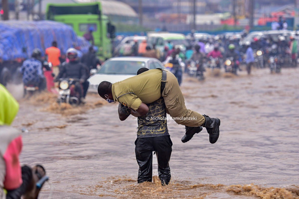 bamulanzeki's tweet image. If you had plans of using clock tower , you might have to think of an alternative route , due to the heavy downpour fire brigade area has flooded @observerug