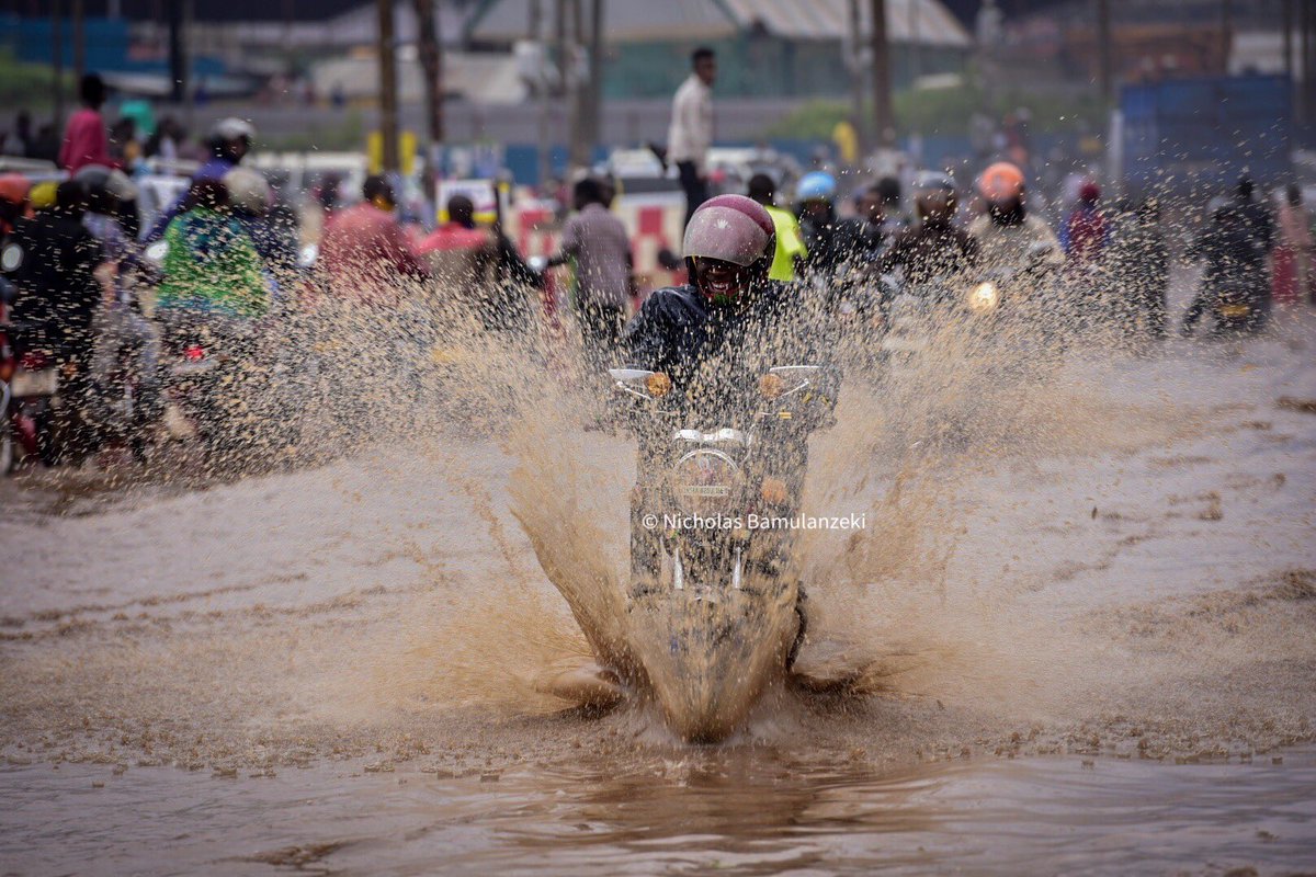 bamulanzeki's tweet image. If you had plans of using clock tower , you might have to think of an alternative route , due to the heavy downpour fire brigade area has flooded @observerug