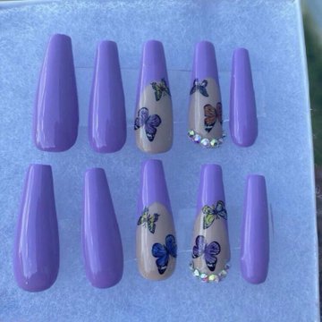  @____whitney_ sells handmade reuseable press on nails made with acrylics and comes with everything needed to apply the nails at a very affordable price. Nails can be used more than 4 times. Starts from #3500 comes with an instruction manual also.