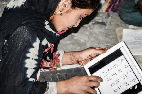 BarefootCollege's tweet photo. Assembled by K-Pop band #BTS fans, @oneinanarmy has raised over $15000 for our Digital Night Schools. The generosity of those organizing and donating amazes us.
We can nearly open 2 new Night Schools to ensure more rural children have access to education!
https://t.co/s2oPhy26WD https://t.co/ta2OT7Ub8w
