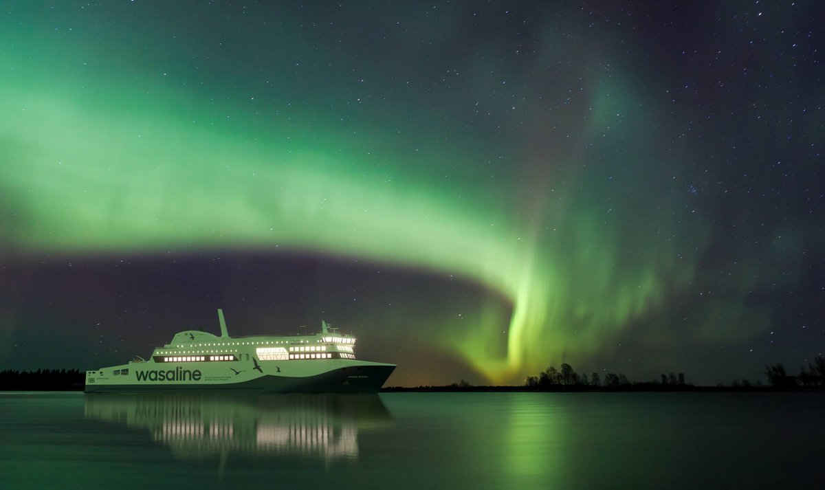wasaline's tweet photo. Aurora Botnia sjösätts vid Raumo varv

Wasalines nya passagerar-bilfärja Aurora Botnia sjösätts vid Rauma Marine Constructions varvet i Raumo fredagen den 11 september. Fartyget färdigställs våren 2021 och trafikerar därefter rutten Vasa-Umeå.  
https://t.co/arN6sjUU6t https://t.co/M40LLTbWje