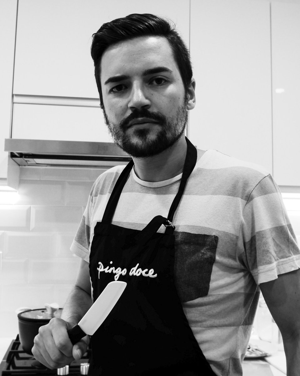 pmcoelho's tweet photo. Quando o empregado diz que a sobremesa é fruta. https://t.co/Brmk1G2z2k