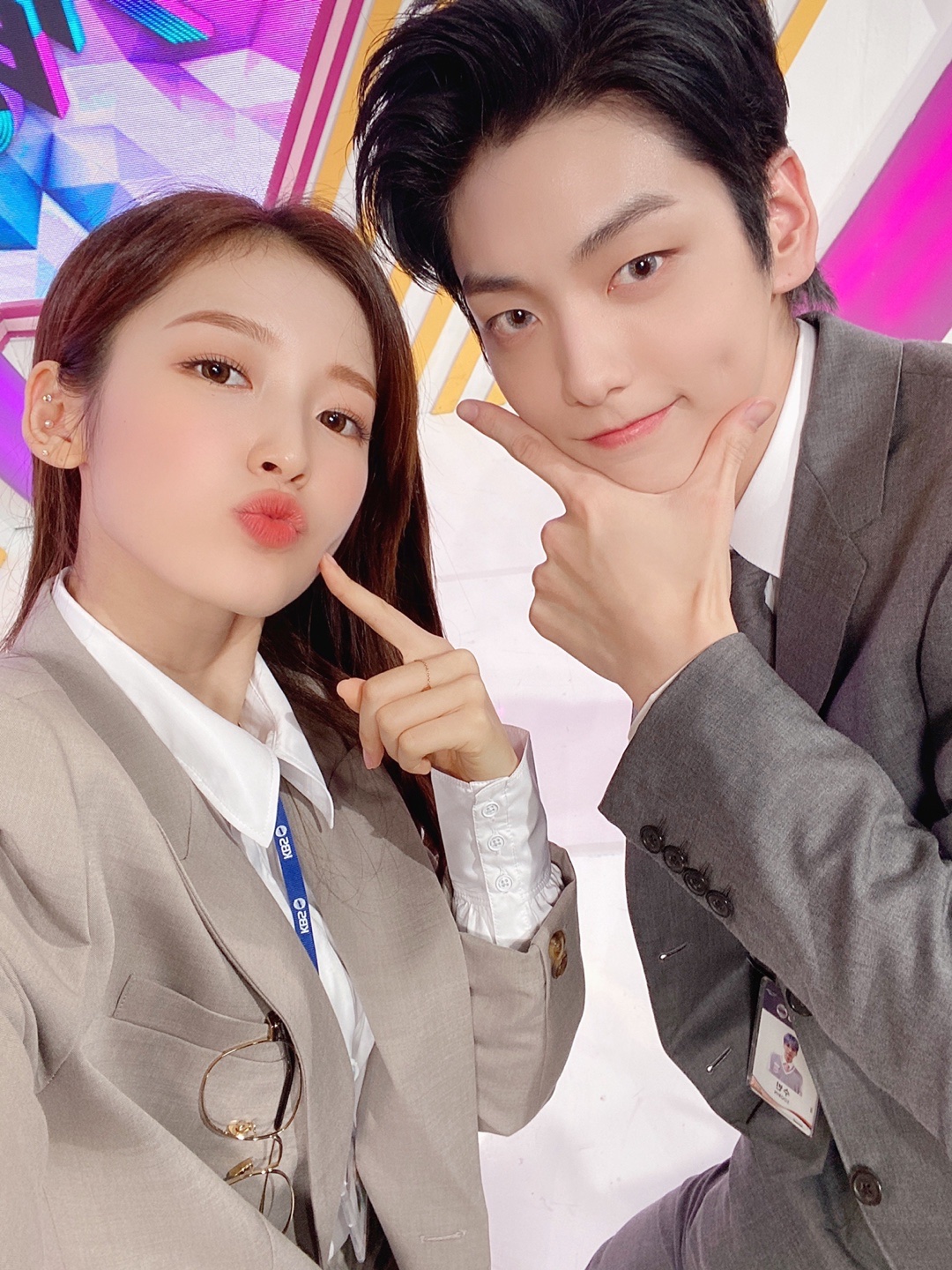 EhoWjirU0AEv2Hv?format=jpg&name=large