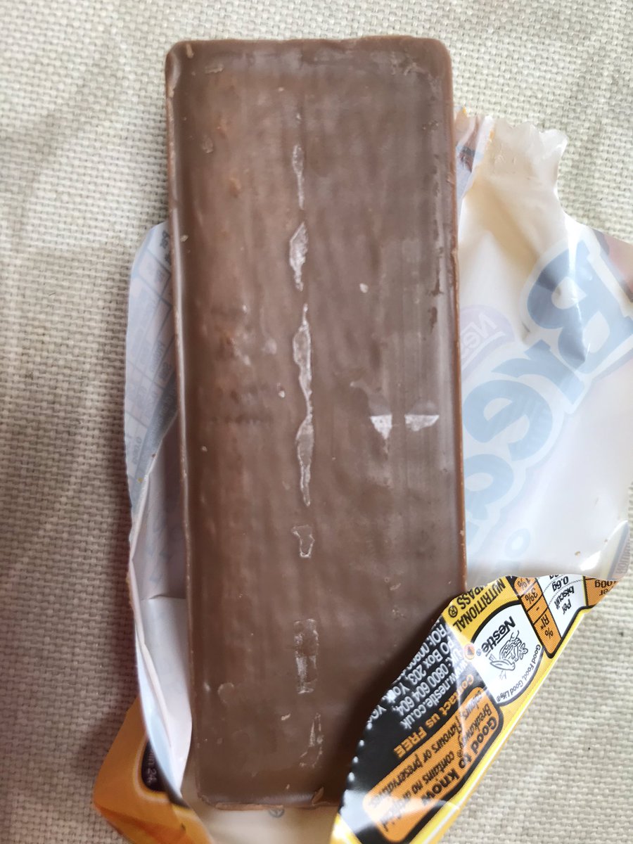 So demoralising when EVERY afternoon Breakaway treat in the pack is plastered with glue down the back @NestleUKI #breakaway #FirstWorldProblems #chocolatefix