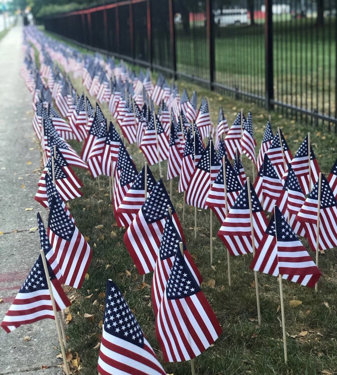 parktudor's tweet image. A group of students placed nearly 3,000 flags along College Avenue to honor the victims of 9/11. We will #NeverForget.
