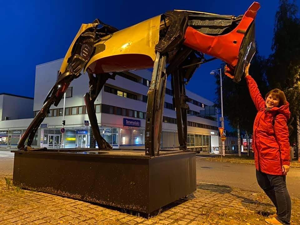 Vasikkataidetta ja vasikkalasuunnittelua. Mahtava jatkaa taas yhteistyötä Rastinlahden tilan kanssa! #vasikkataide #vasikkalasuunnittelu #4dBarnDesigned