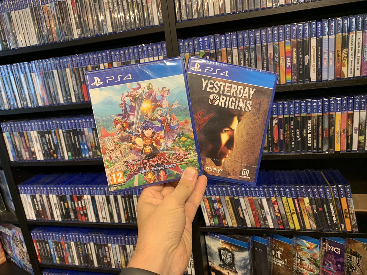 CollectorVault's tweet photo. New arrivals: my own #mint #nes #actionset 🥰🤘Finally a shiny, full and #cib console found! 😊 Added #valthirian &amp; #yesterdayorigin #ps4 and a set #sega #gamegear. And yes... football was hot even in #snes ages 😌 #gamemuseum #gamecollecting #gameroom #retrogaming #retrogames https://t.co/smxlT7w0QI