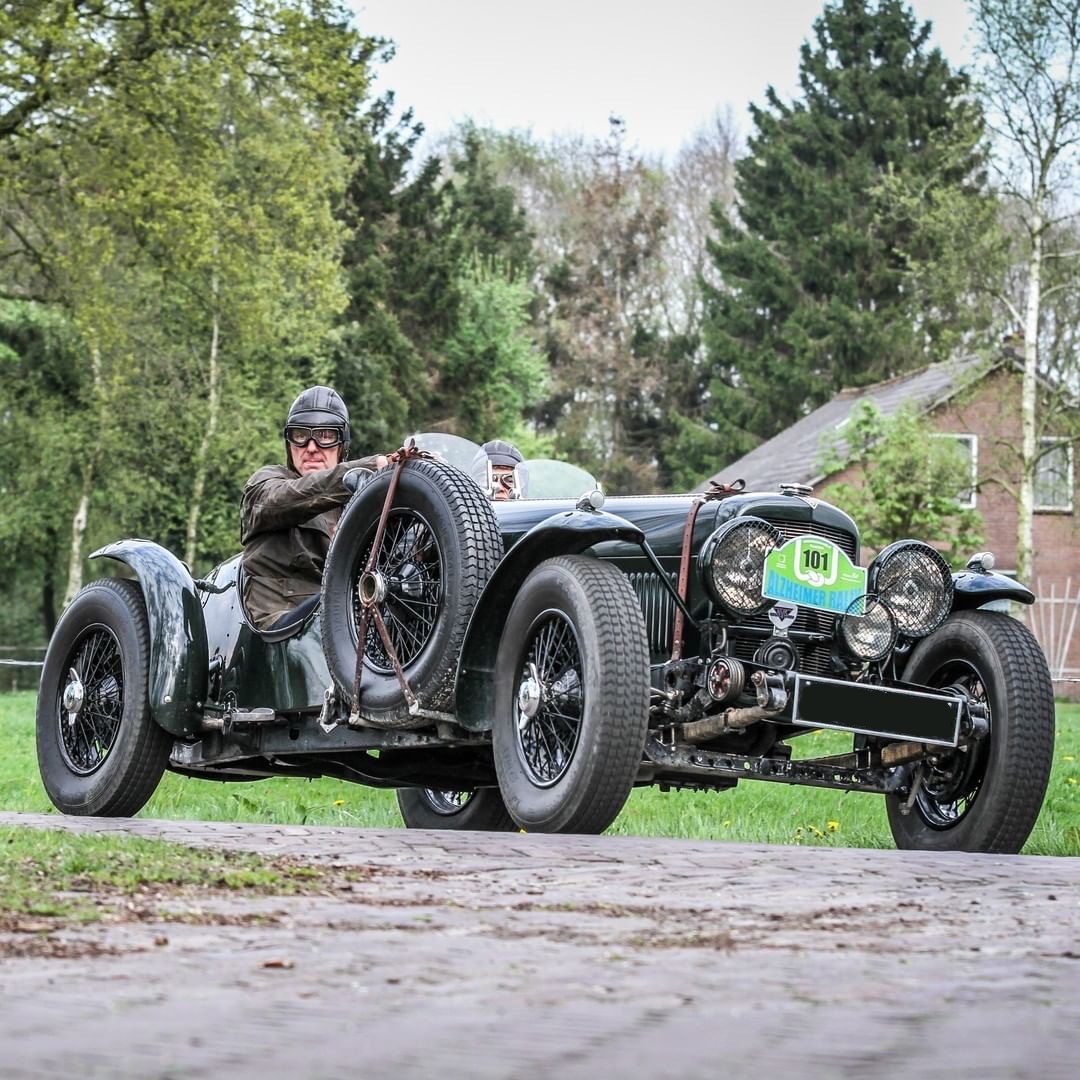 AlvisCarCompany's tweet photo. Having a 'rally' good time ๐ฌโบ
๐ธโก@gdelissen (IG)
#Alvis #AlvisCars #Supercar #ClassicCars #HistoricCars #VintageCars #LuxuryCars #Alvis100 #craftsmanship #coachbuilders #continuationseries #UKmfg #BritishHeritage #MadeinBritain #oldtimer #rally #prewarcar #alvis12/70 https://t.co/iaOS4Ie6v8