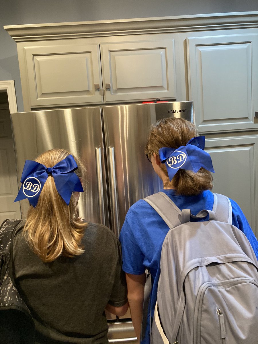 emilycrumedeitz's tweet photo. Deitz squad ready for game day! #beatcedar #weareoc #deitzstrong @OCHSAPdeitz 💙 https://t.co/SVTM2s2cmX
