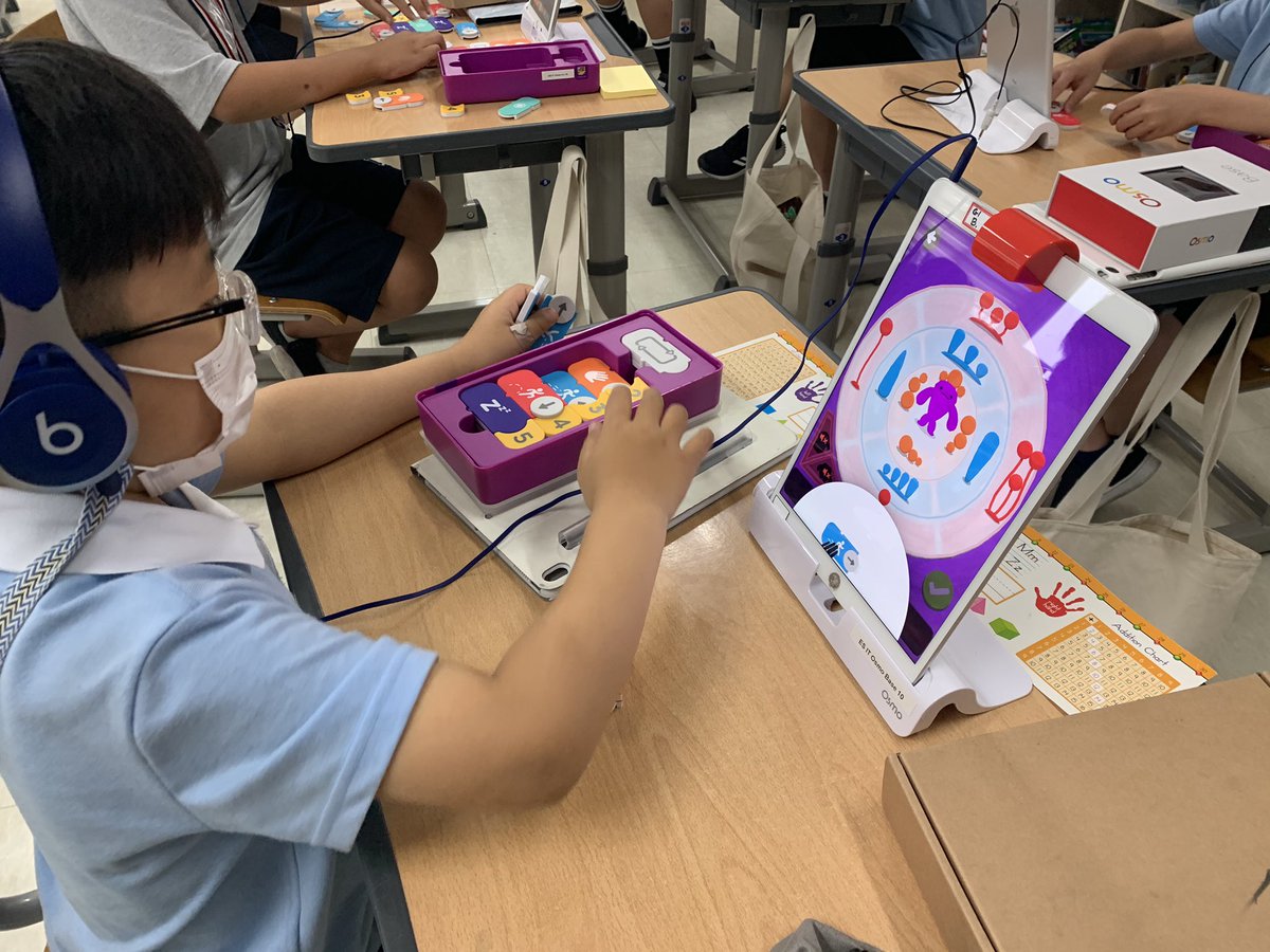 JkintanJohn's tweet image. Students are really digging Osmo’s [Coding Jam] where they practice creative thinking and design skills by creating melodies using #coding.  Just ☝️ of #KISJ’s Friday fun electives activities.  #codingjam @PlayOsmo