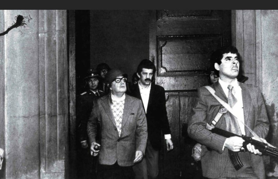 mateoteleSUR's tweet photo. "Sigan ustedes sabiendo que, mucho más temprano que tarde, se abrirán las grandes alamedas por donde pase el hombre libre para construir una sociedad mejor". https://t.co/T7jbWAFNSO