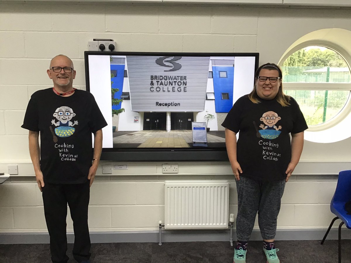 SelworthySchool's tweet photo. Sixth Form enjoyed their in school @BTC_Coll induction from the fabulous Kevin! They are all looking forward to an exciting year ahead with lots of new opportunities and challenges! off to college next week with @IanSpearman1 #collegelife #cookingwithkevin #selworthysixthform https://t.co/Cc6d242bAu