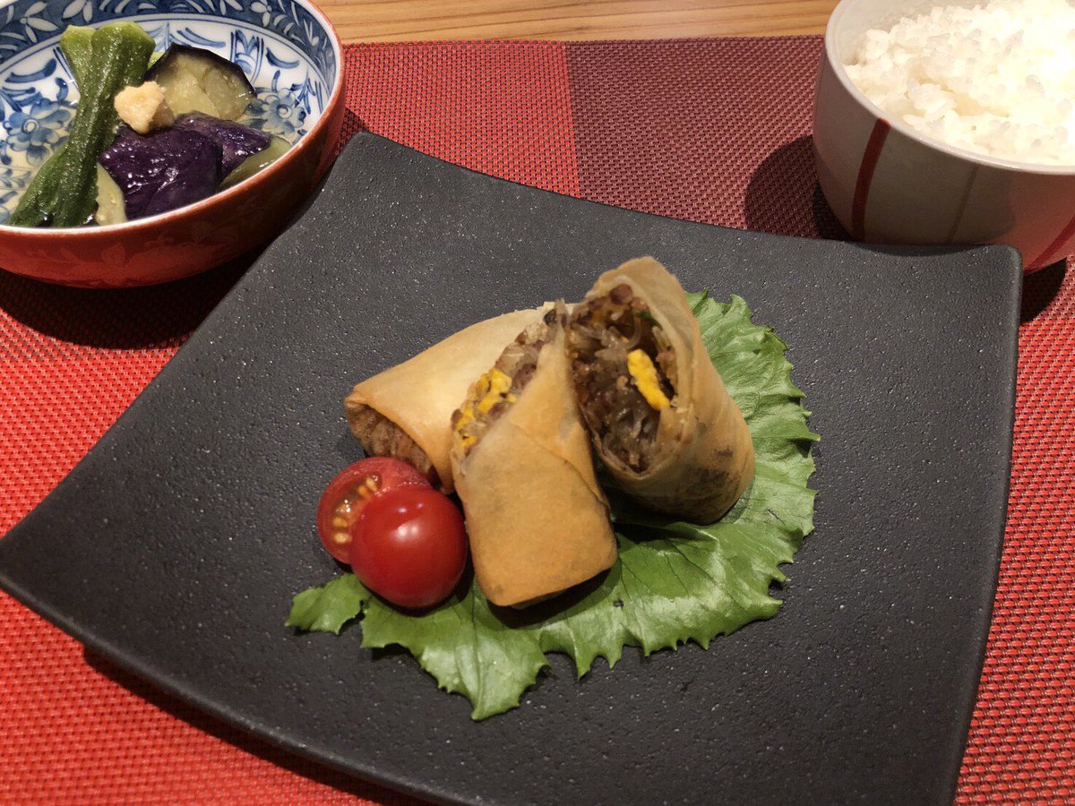 shochiku_geino's tweet photo. #松竹若手今日の晩ご飯

こんばんは🌙酒井比那です。

@hina_sakai_ 

今日の晩ご飯は🍽
《世界一美味しいおばあちゃん直伝の春巻き》
覚えている事がだんだん少なくなってきているおばあちゃん👵☁️
でも大丈夫😳👍
おばあちゃんの味ちゃんと伝受してるよ🤤✴︎

#酒井比那
#松竹芸能 https://t.co/qxWznIuQ40