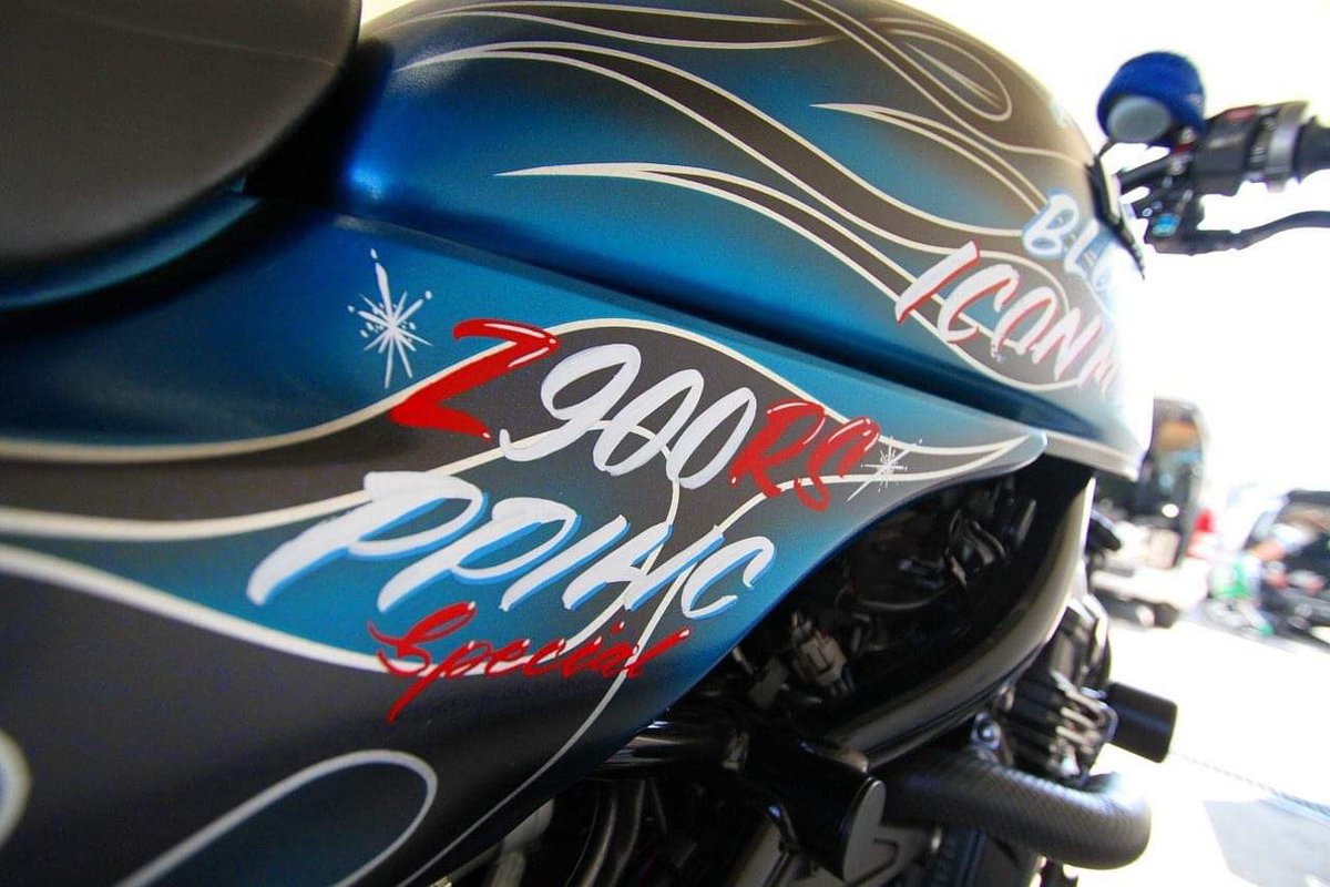 tetsugo1025's tweet image. 水曜日から明日まで4日連続筑波サーキット😊

今日練習していたHORIKAZEさん
一発勝負の仕事をしている方の業
ピンスト、ホントしびれます😊

イチイチカッコいい。

明日は筑波TTです💨
雨かなぁー😭

#pinstriping #Z900RS #iconmoto