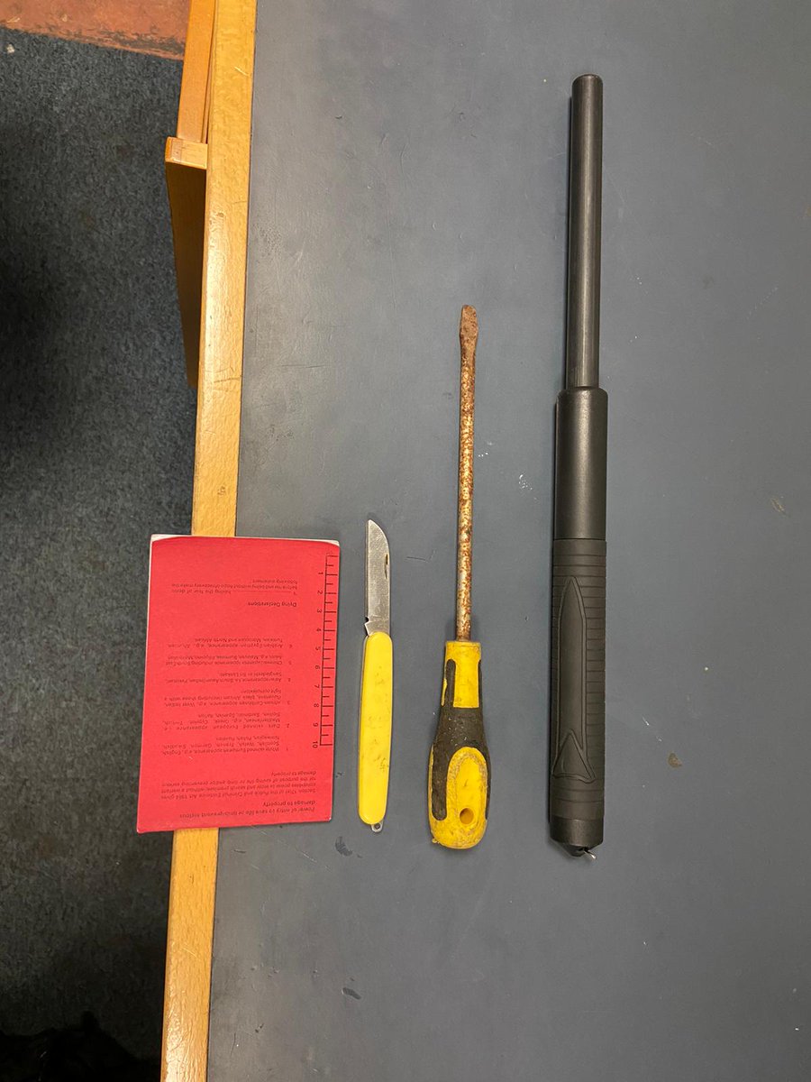 MPSTowerHam's tweet photo. Another successful weapon sweep conducted by Safer Schools Officers in Mile End Park including a Baton
#opteschel
#saferschoolsofficers
#weapons #weaponsweep #youcanthideitfromus #keepingyousafe https://t.co/kO0XuVPpwc