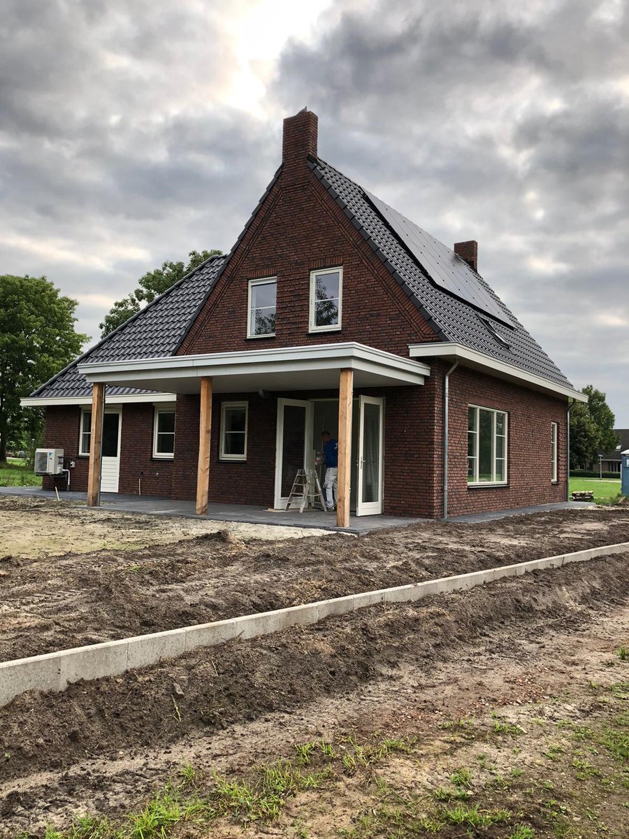 BouwRegeling's tweet photo. - OPLEVERING VRIJSTAANDE WONING -
Vanmorgen waren we in Coevorden voor een oplevering. Het was een succesvolle oplevering met uitermate tevreden klanten! We bedanken onze jongens en onderaannemers voor hun inzet! We wensen de klant veel geluk in hun nieuwe woning. https://t.co/mzC3oItqeo