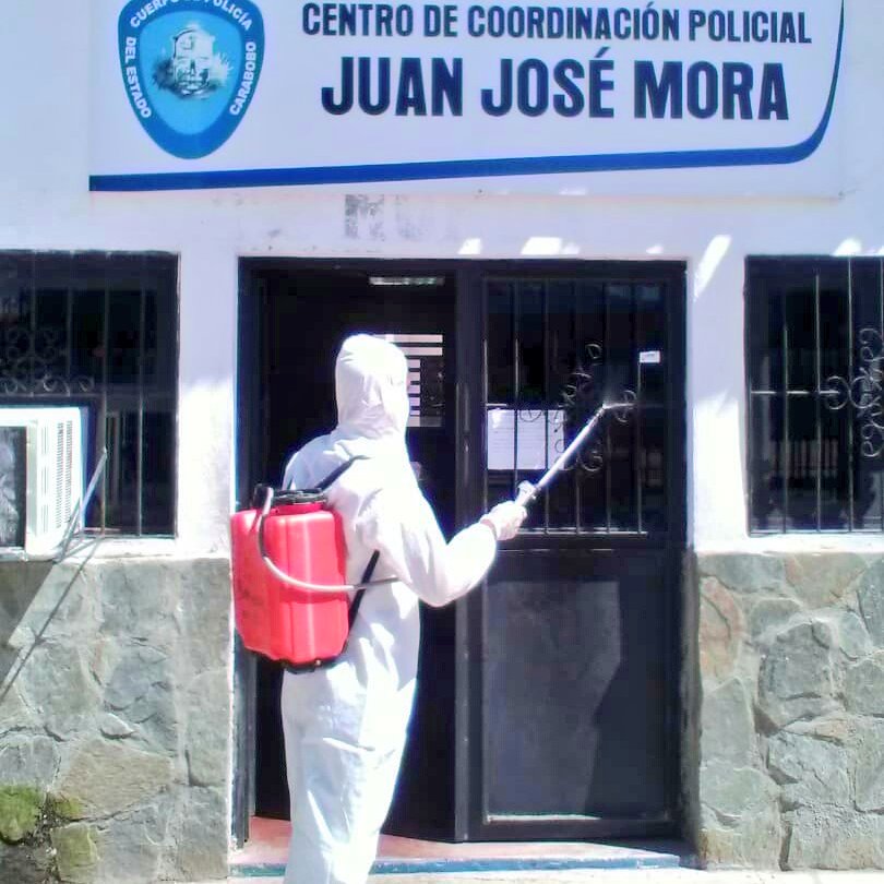 alcaldiajjm1's tweet photo. Siguiendo instrucciones de la Alcaldesa @VillegasKarelia planes de desinfección #PorqueTeQuieroTeCuido para vencer el Covid-19, se refuerzan en los diferentes espacios del municipio! @MinSaludVE @rafaellacava10 @caraboboinsalud
@SegciudadanaGB

#EconomíaProductivaYParticipativa https://t.co/F6iPtJ065F