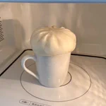 この方法だとふわふわさが失われない？!肉まんを電子レンジで温める時のちょっとした技!