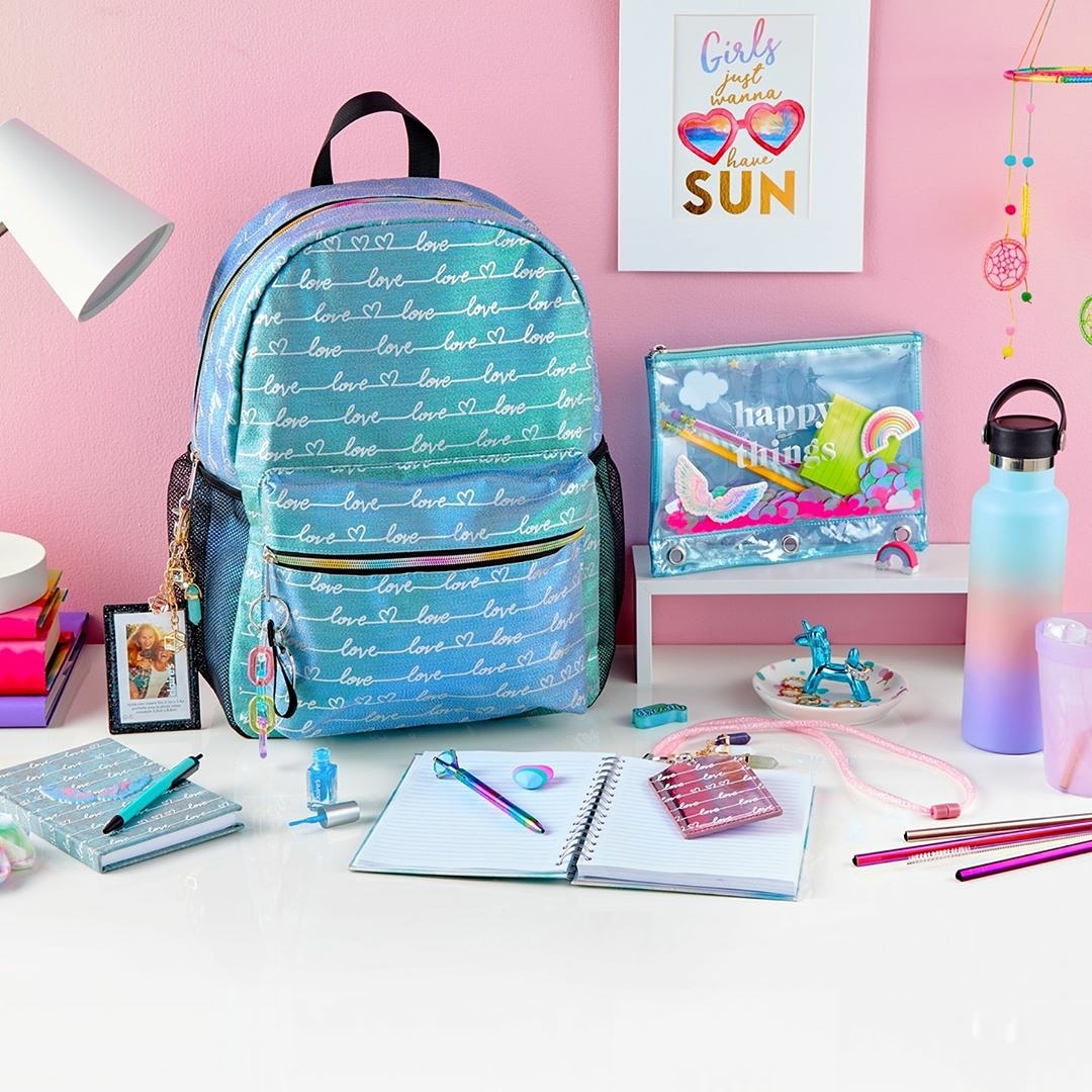 NewportRetailPk's tweet image. Study set up goals! 😍 No matter what your new school year looks like, Claire's has what you need to be able to succeed in style!

@clairesstores #BackToClaires #backtoschool #cutebackpack #stationerygoals #stationary #newport #wales #newportretailpark