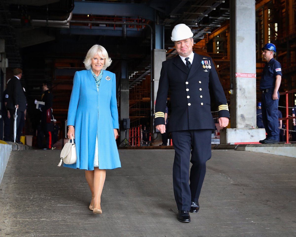 Her Royal Highness, The Duchess of Rothesay, visited @HMNBClyde today to meet with the Commanding Officer and some of the crew of #HMSAstute 📎 Find out more: ow.ly/BgMu50Bo2bi