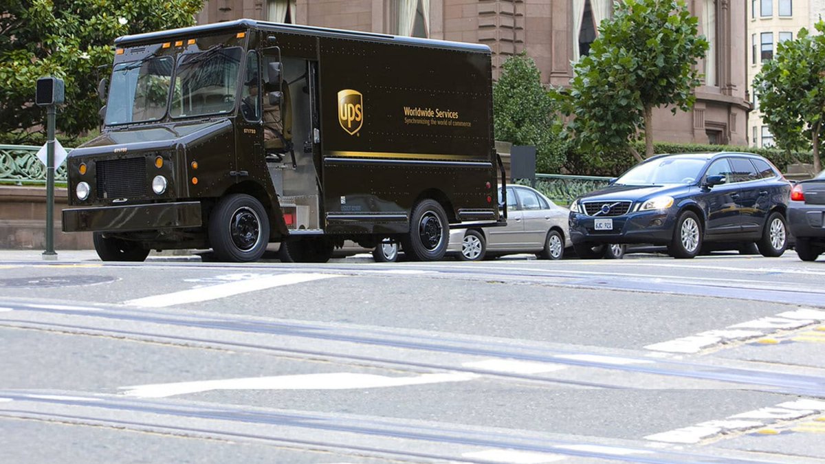 UPS announced on Wednesday that they will hire 100,000 seasonal workers from October through January of this year.  #Hiring #Jobs #SeasonalWorkers #UPS freightbrokerlive.com/ups-will-hire-…