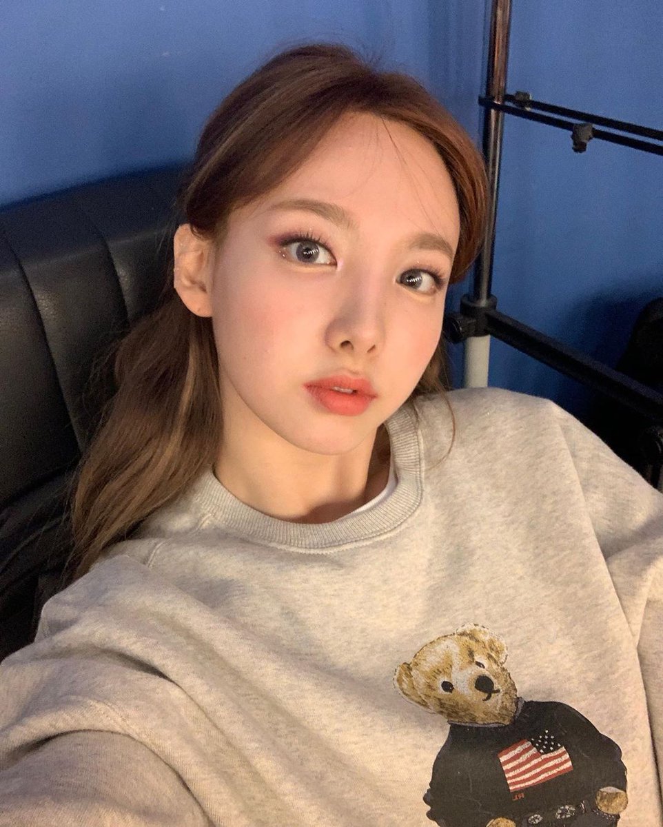 TUWAIFUS's tweet photo. · 🍭 ** ᥲ wᥲıfu ın ᥲ mıllı♡n. . wᥱ'rᥱ @ 𝘁𝘂_𝘄𝗮𝗶𝗳𝘂𝘀 · 歌 › nᥲчᥱon's #plᥲчlıst ♡ 

Hoy andaba relajandome un poquito mientras escuchaba el nuevo disco de la bella Estefanía, y quedé enamorada de esta canción. ¡Escuchenla WONCE!

Tᥲgs: #Spark &amp; @Estefy_ss9 https://t.co/nUjXqch9ut