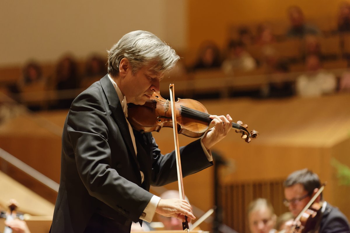 concerti's tweet photo. @Enailui1, Niklas #Liepe, Dmitry Masleev, die Beethoven Philharmonie, @akamus, Ulrich Tukur & Die Rhythmus Boys & #SLIXS – das sind nur einige Stars, die ab heute bei den Festspielen Europäische Wochen #Passau zu erleben sind.
#endlichwiederkonzerte #musikfestival #bayern https://t.co/CiLdTORFsI