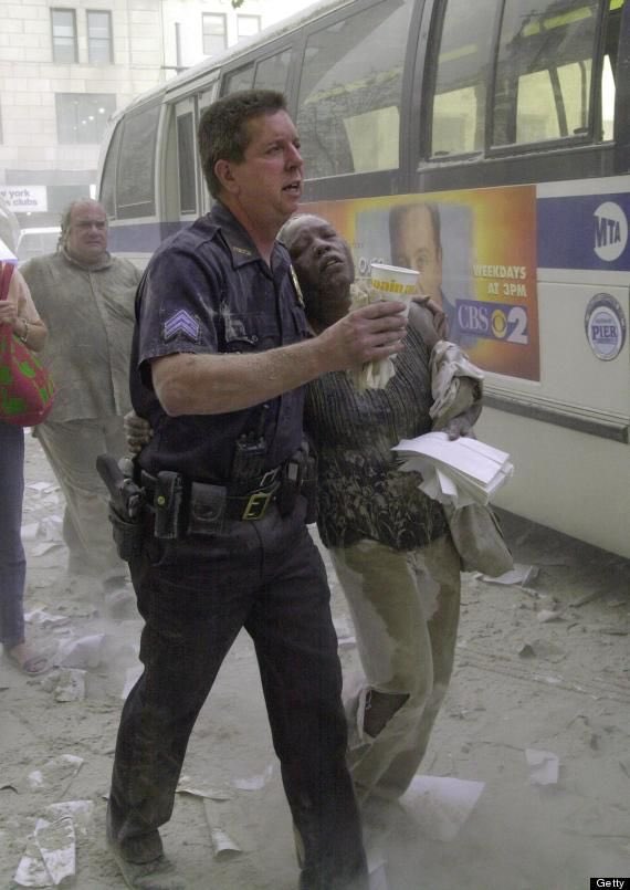 BrantBagley62's tweet photo. As we reflect on what happened 19 years ago today. Think about how grateful we were for those who ran towards the problem instead of away and how grateful we were for them... these are the same men and women that we hate on now for the actions of a few #ThinBlueLine #Ladder118 https://t.co/XwjwpAzOjU
