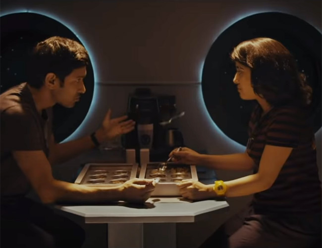 santa_banta's tweet image. #CargoReview: (Stars 3) Vikrant Massey impresses in this intriguing sci-fi film! bit.ly/2RgU078
@masseysahib @battatawada @AratiKadav @NetflixIndia @anuragkashyap72 @VikramMotwane #Netflix   #bollywood  #downloads #santabanta For More Visit: santabanta.com