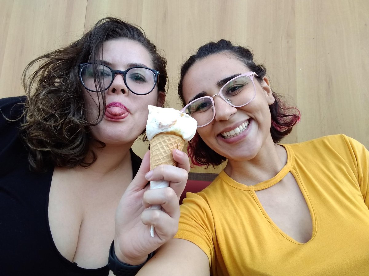 eudeeptessa's tweet photo. E pra completar os moments da outra rede, COMIDA!!!! pq onde tem a gnt TEM QUE ter comida, e muita!!!!
Obrigada por todas as aventuras! Te amo baby! 💙
#LoreBDay https://t.co/Q7H0AgXqyZ