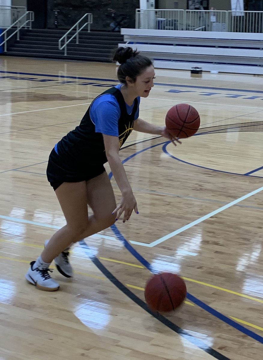 kmc5557's tweet photo. Today...Be a blessing to your teammates...keep doin the work! ⁦@ancillawbball⁩ #Relentless https://t.co/HVK9hfXIFt