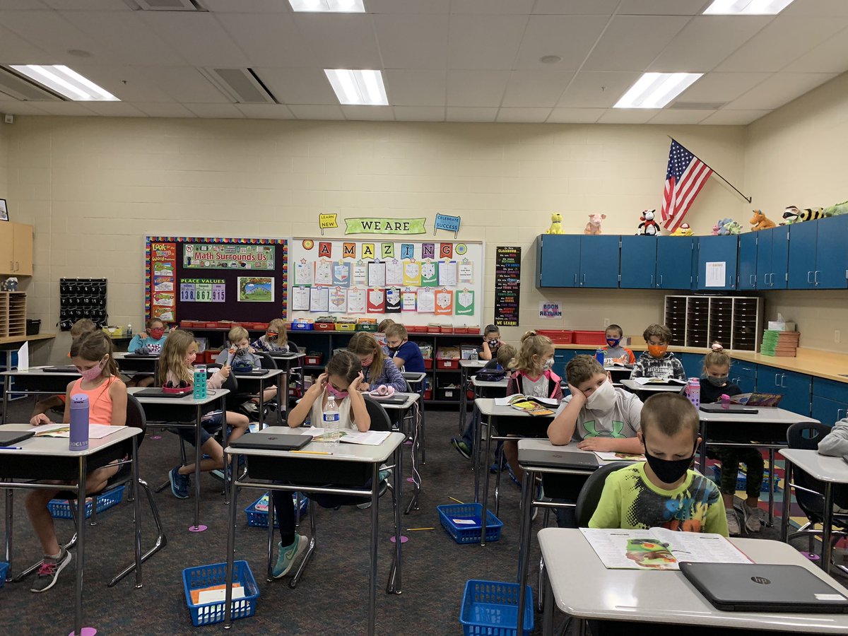 OtsegoGrade3's tweet photo. Students did a great job reading with expression! Our squirrel had some impressive sound effects! #fluencypractice #otsegoknights #chandler https://t.co/K2I5NRLLvN