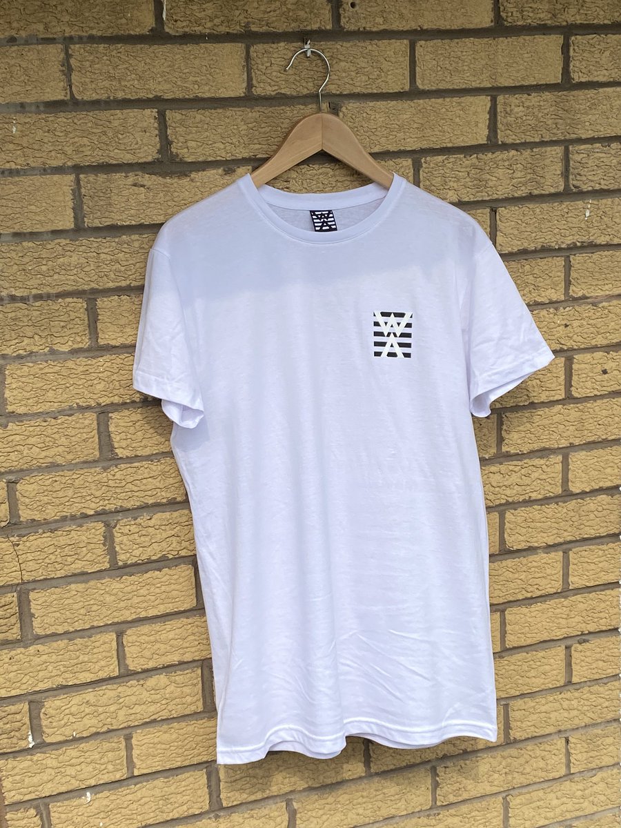 wa5tees's tweet photo. Finally here!

The return of #WA5tees

https://t.co/DhjxNkxD8T

Men’s in White &amp; Navy
Women’s in Navy

Spread the ♥️ for the Beverly Hills of Warrington! https://t.co/OZTp0QuTVp