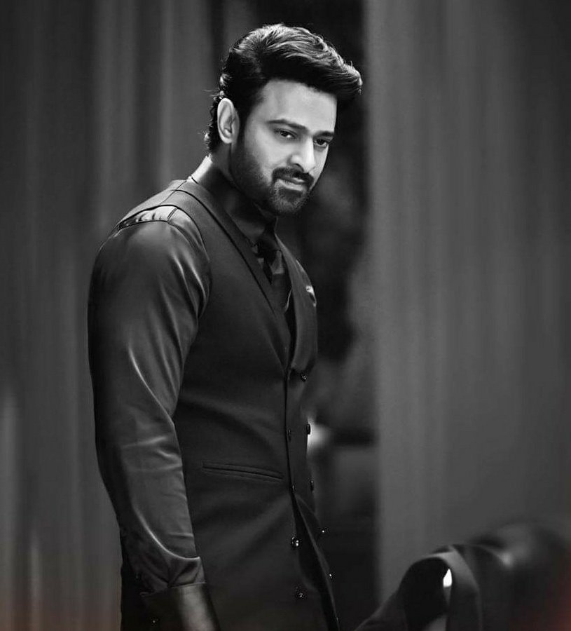 DhonifiedRebel's tweet photo. Rebelstar Swag cutout mass 🕺🏻
#41DaysToRebelStarBday #Prabhas https://t.co/AvKId36bZm