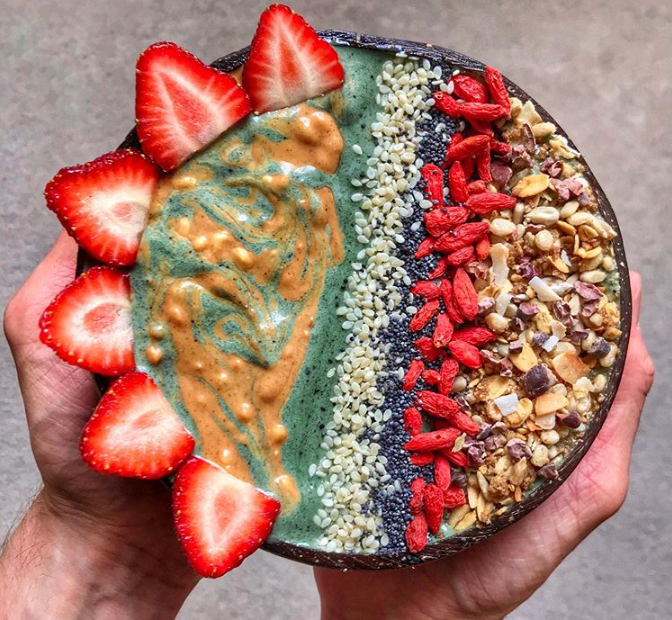 😍😍😍 how beautiful is this smoothie bowl! 
Can you spot our nuts &amp; seeds granola next to the vibrant goji berries and delicious cacao nibs? #smoothiebowl #breakfastbowl