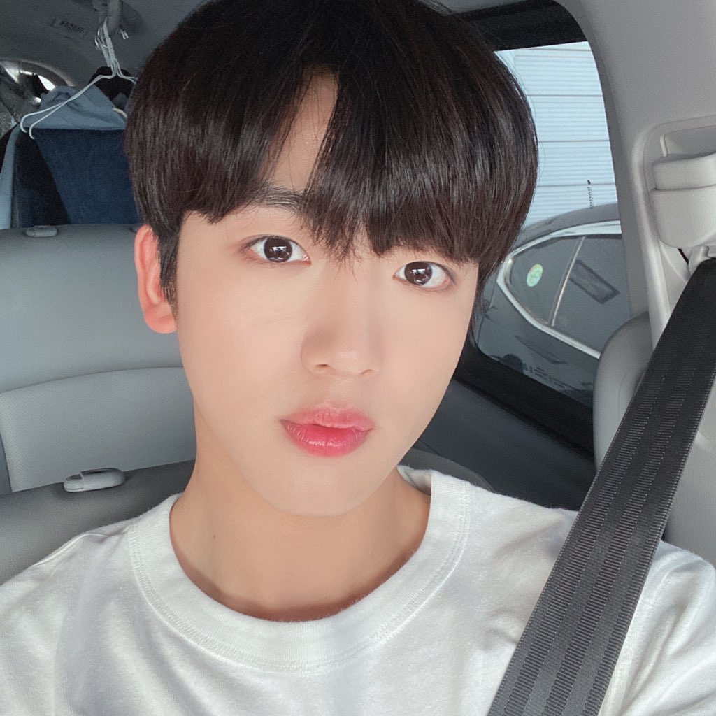 요한이를 향한 팬분들의 감동의 편지부터😘 덕질 대행 서비스로 모든 궁금증을 해결해준 킹갓제너럴 위케프❣️
날씨가 쌀쌀하니, 감기 조심하세요😊

#위아이 #WEi #김요한 #KIMYOHAN