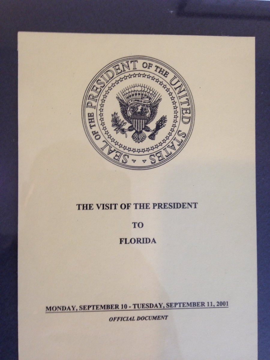 Btw, pictures like the one above or the flight list of who was on AFOne are from the “mini”, a detailed pocket-sized booklet that has every detail of the potus’s travel schedule. I have tons of them, from every trip I was on. Here’s the cover from that day:
