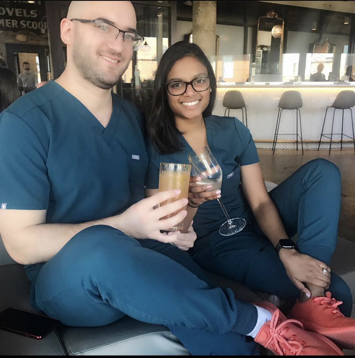 15/ In 2018 we ended up matched at our #1 spot at UTHSC. So the process does work but we had people to give us advice along the way. Wishing everyone the best of luck this application season!  @TJManolukas  @uthscneurores  @UTHSC_Medicine  @NMatch2021  #MedTwitter  #NeuroTwitterNetwork