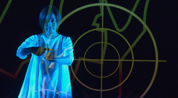 MediacionGAM's tweet photo. Hoy 20.30h por youtube de @centroGAM no se pueden perder la función performance "Partitura en silencio" + Encuentro con la coreógrafa y guía de arte en lengua de señas británica Chisato Minamimura. + info: https://t.co/8B4dtalbOE https://t.co/k5CQohHN6m